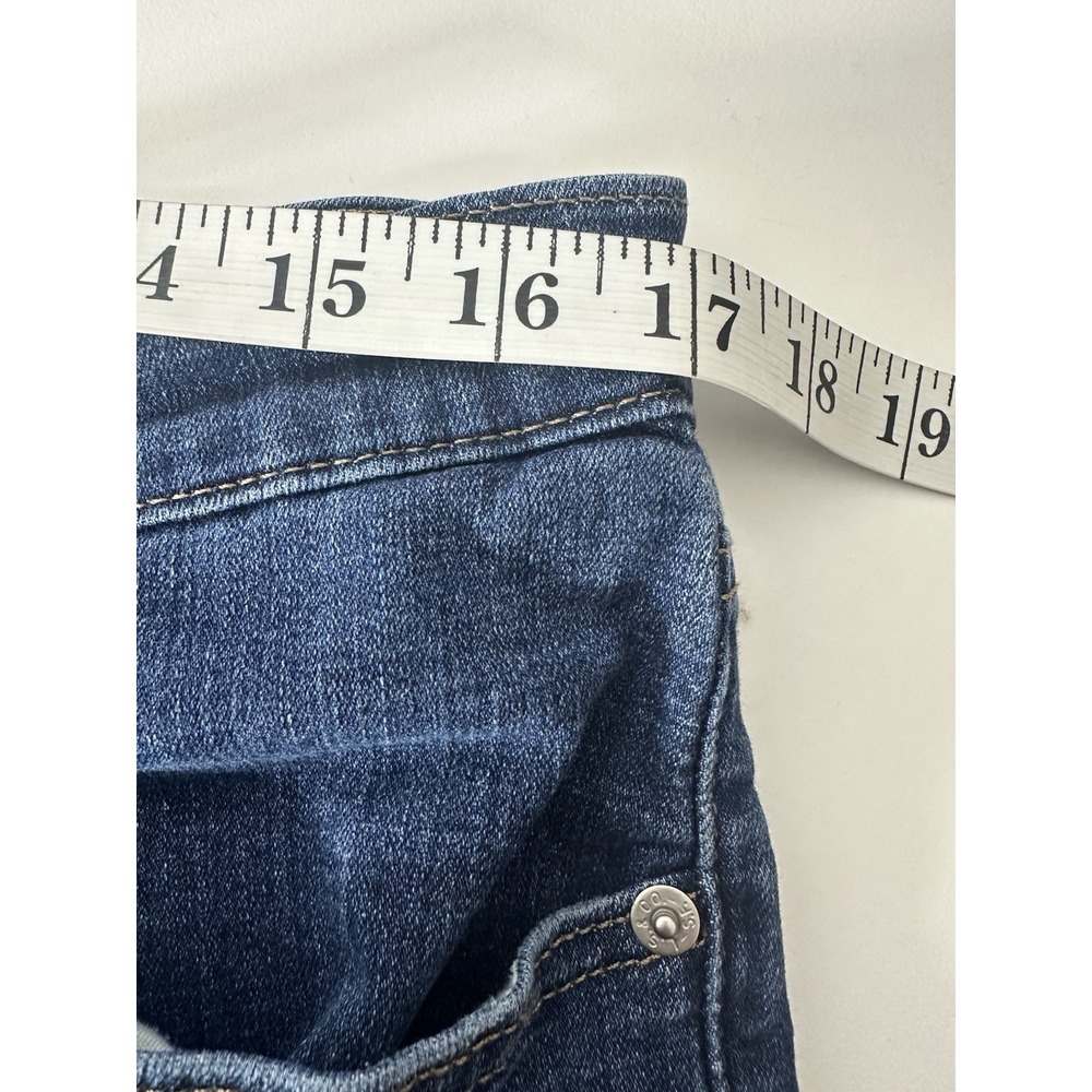 Levi's Shorts Women's Size 32 Blue Mid Rise Stretch Cuffed Mid Length Classic - Picture 5 of 7